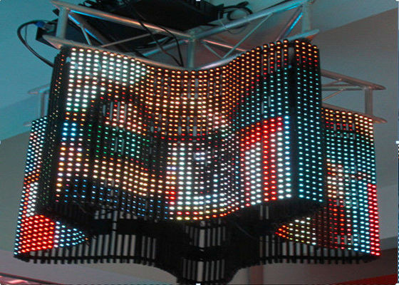 Écran polychrome de vidéo de la haute définition en P4 LED d'affichage flexible programmable de rideau